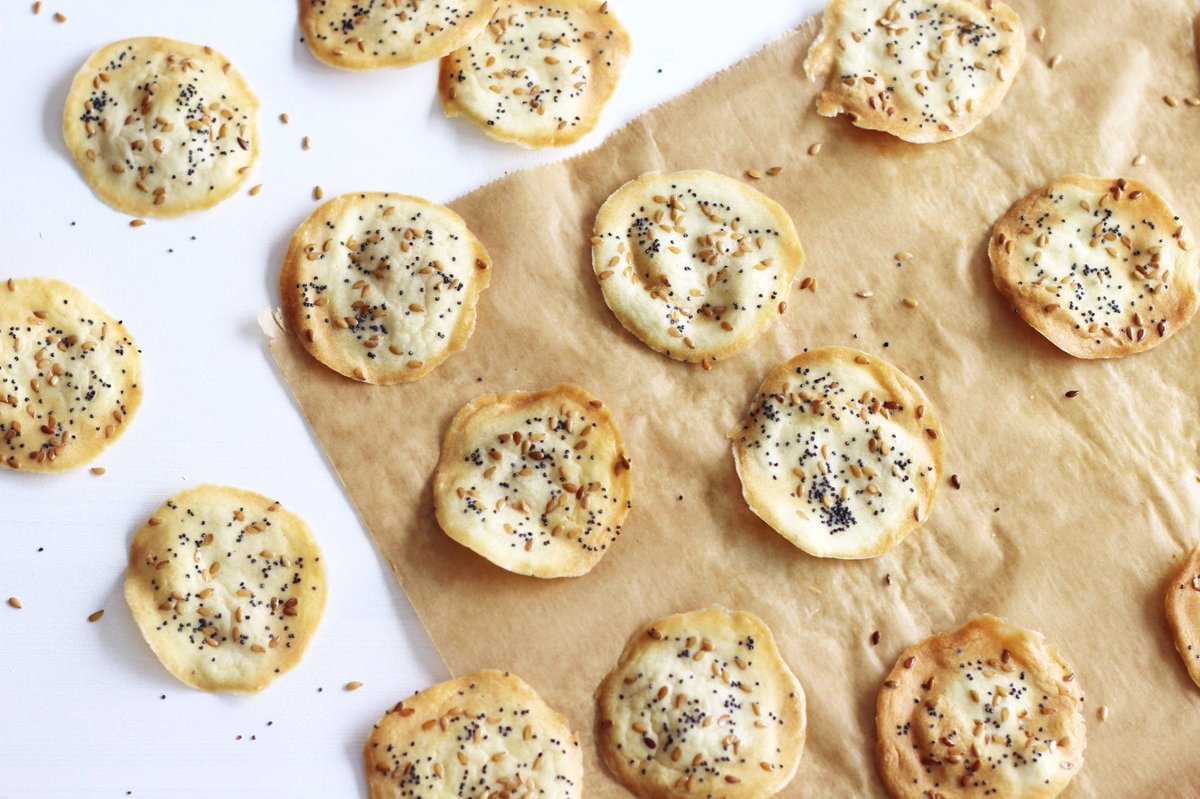 cofooders's tweet photo. #Recette Tuiles apéritives aux graines de sésame et de pavot  https://t.co/DqDpBZwnSU via @ContesetDelices #aperitif #sesame #recettelight https://t.co/8p4gvjzzR1