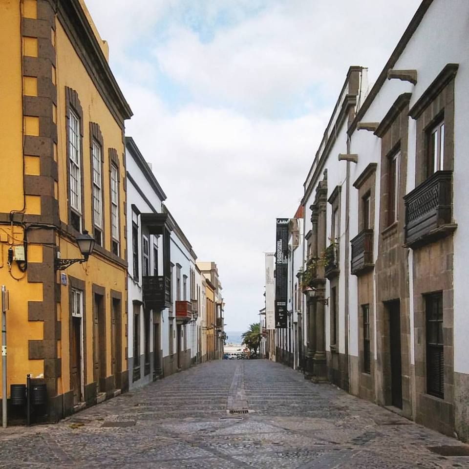 ReStationCo's tweet photo. Discover #Vegueta the old town of Las Palmas. You can find nice old canarian houses, cafes, restaurants and museums. #restation https://t.co/BwPqUDVVVi