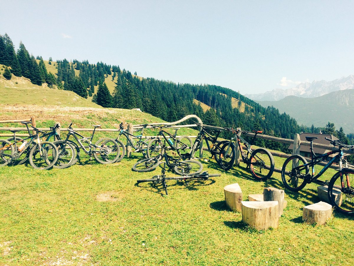 SloClimbing's tweet photo. Quiatly waiting for descent from Sija/Kofce above Trzic.
#downhill @bledbikefest #mtb #trzic https://t.co/aQdizAkGLa