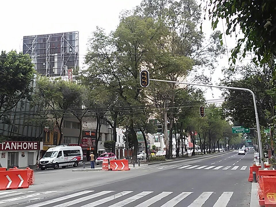 No están funcionando los semáforos sobre Insurgentes Sur y Bajío, tomen sus precauciones