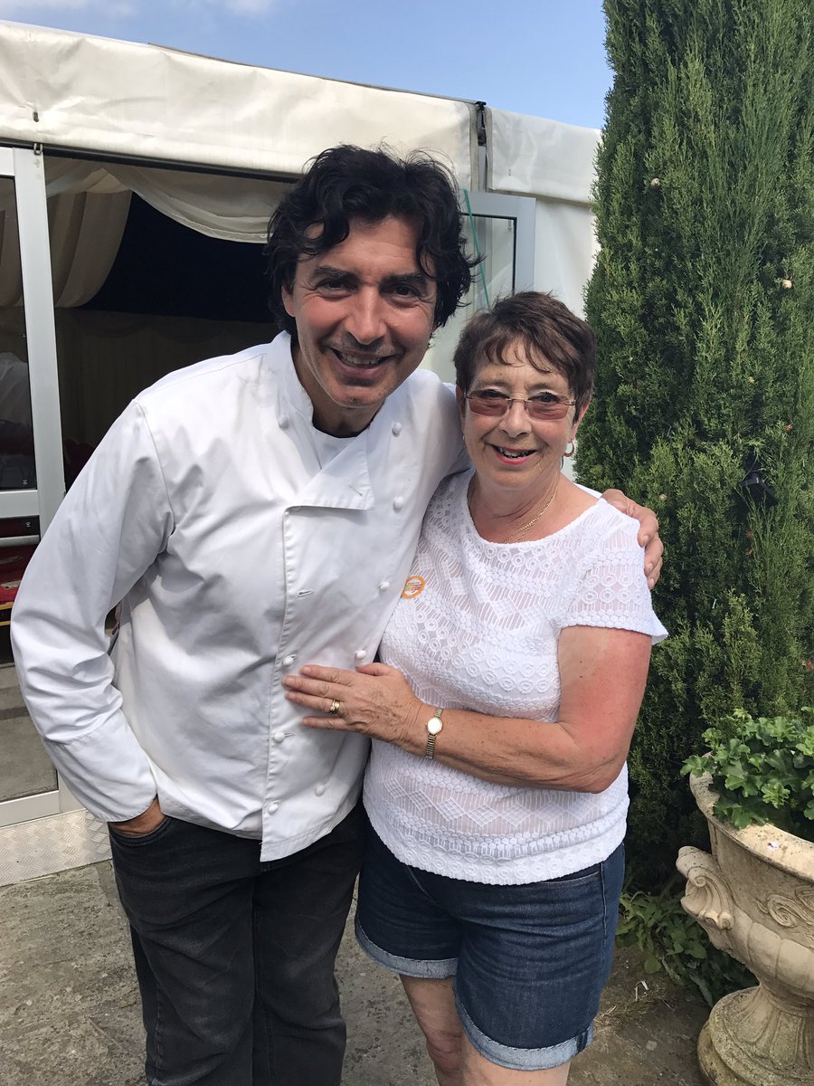 PFortune31's tweet photo. Had a great day @FoodforThorpe &amp; certainly made my Mums day meeting @jc_novelli - What a nice down to earth chap @Buzz_Catering https://t.co/zFnROkr8QY