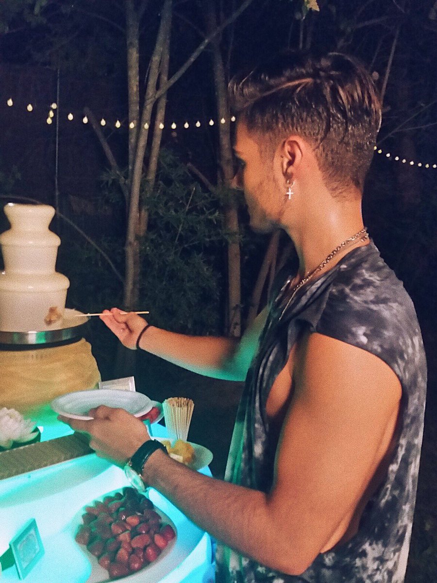 AbrahamMateo04's tweet photo. https://t.co/Xqcr0xsCKQ