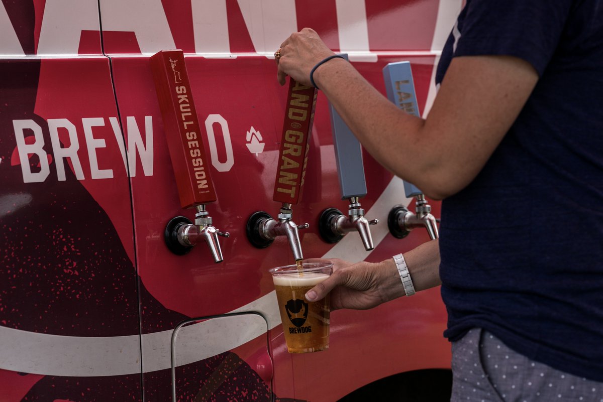 BrewDogUSA's tweet photo. Land Grant has tapped their DIPA!

Head on over to their tent now to get your hands on some Batch 300 before it runs out!

#PunkOpenDay2017 https://t.co/RdQh5KalGQ