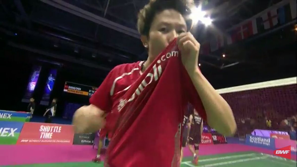BadmintonTalk's tweet photo. Dedicated to Liliyana Natsir..
Kecintaan pada bangsa. Terus bermain walau sudah mau 32 tahun..
Thank you for the World Champions!! #2017BWC https://t.co/jdhNFB6kEW