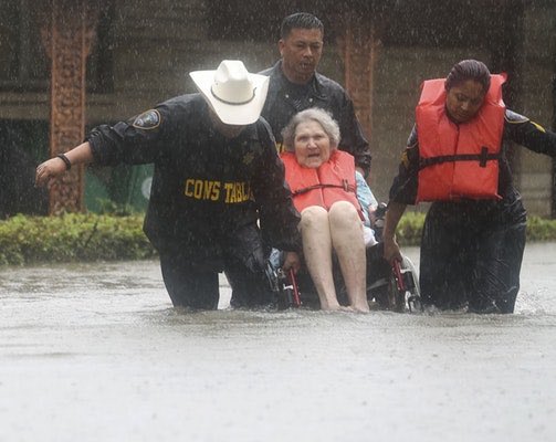 BeauWillimon's tweet photo. Calling on @SenateGOP @HouseGOP @SenateMajLdr &amp; @SpeakerRyan to commit every dollar they would have spent on Wall toward Houston relief. https://t.co/Vjp59YMJup