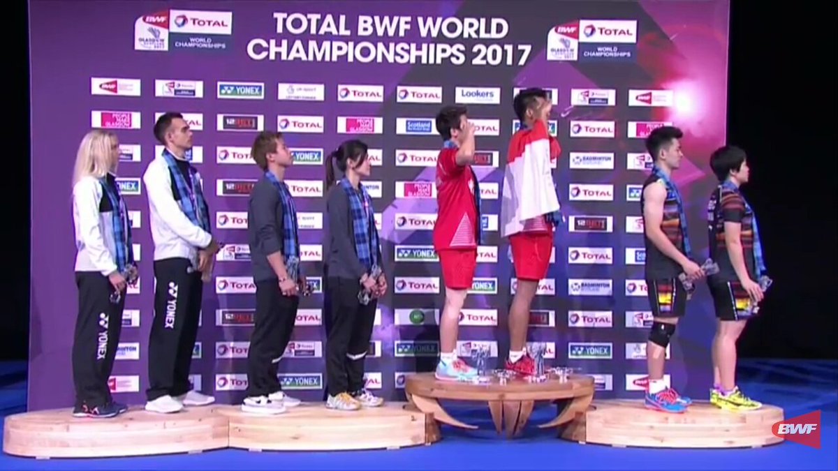 Aguss4lim's tweet photo. Merah Putih Brkibar diPuncak Trtinggi, Indonesia Raya bergema dg Lantangnya. Tontowi Ahmad Liliyana Natsir, Sang Pahlawan Bangsa!!
#2017BWC https://t.co/sFYUnQvPEX