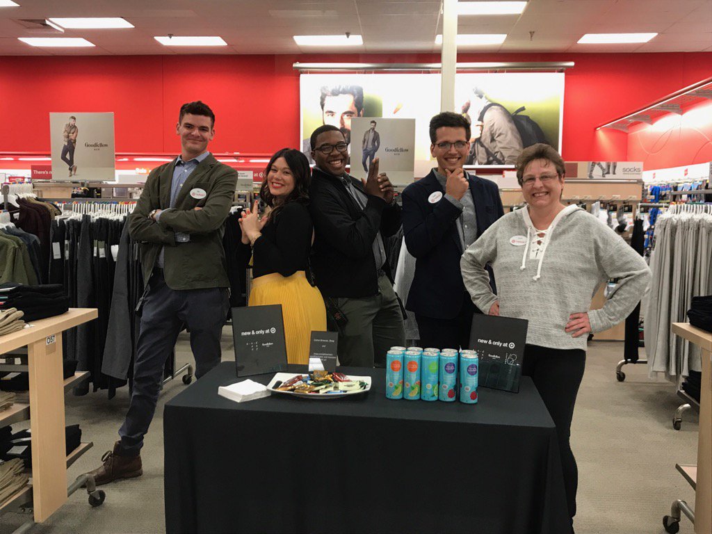 BullseyeMo's tweet photo. #GoodfellowCo #ANewDayinR100 you don't have to stress when you dress! #fitgoodfeelgood https://t.co/sEkQyCkhFW