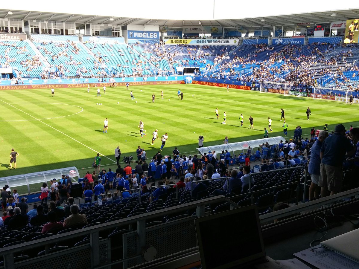 MarcoMaluca's tweet photo. #IMFC #MTLvTOR ... Il derby numero 36 ha acceso i motori: le due squadre in campo per il riscaldamento. https://t.co/JeRfiMH3ex
