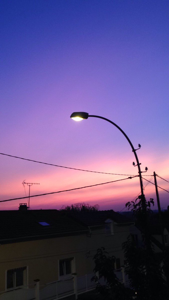 voidblondie's tweet photo. The sun goes down ☀️⭐️ https://t.co/VfuOacsVuz
