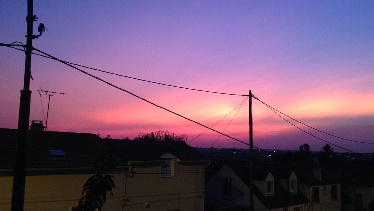 voidblondie's tweet photo. The sun goes down ☀️⭐️ https://t.co/VfuOacsVuz