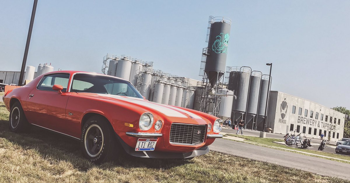 _RichardStreet_'s tweet photo. Found my perfect parking spot at the @BrewDogUSA #PunkOpenDay2017 https://t.co/A4A1eFnvQa