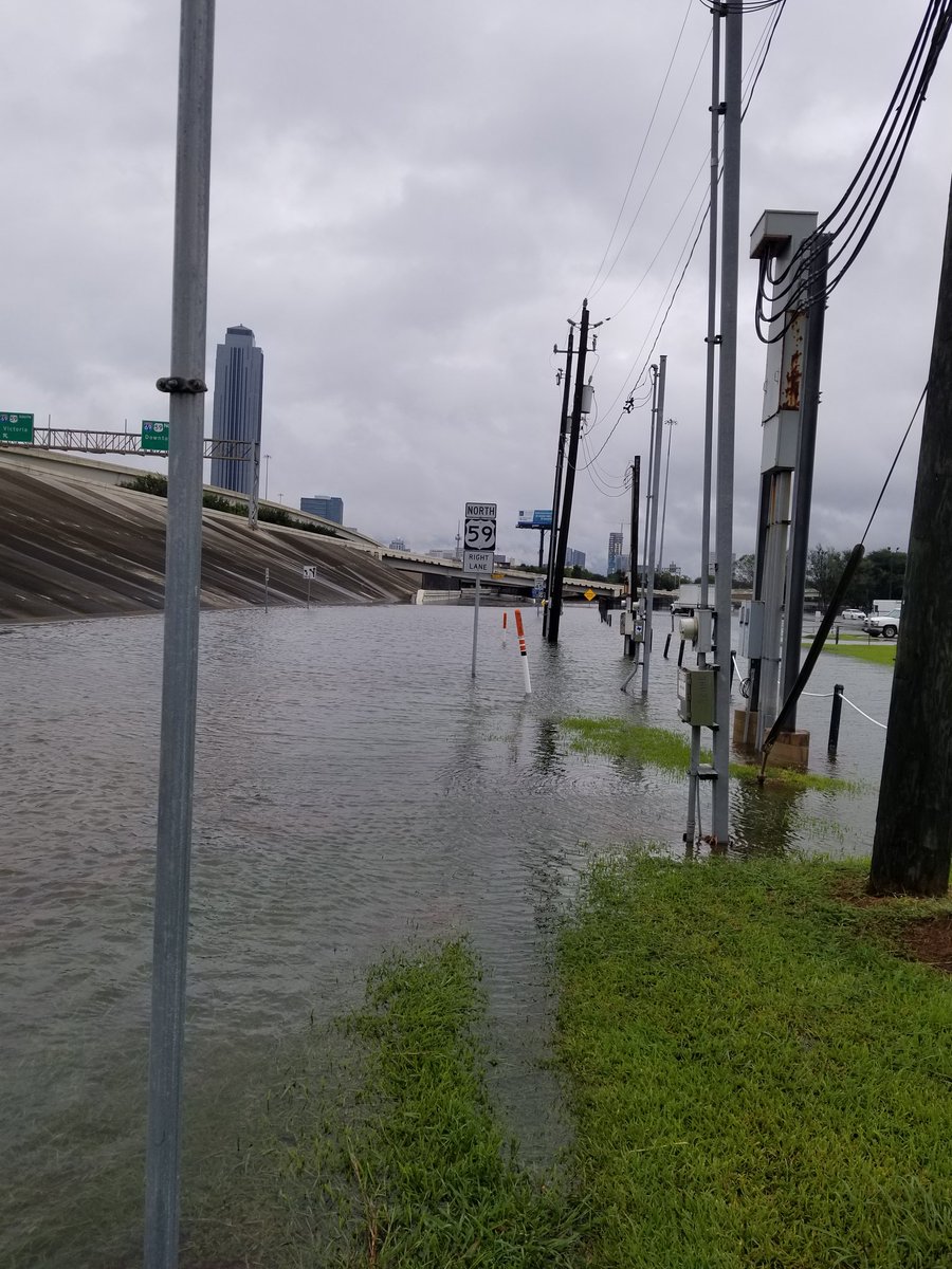 zaiful's tweet image. Freeway ramp Approximately 16' under water from west park leading to 59 North and Richmond Avenue