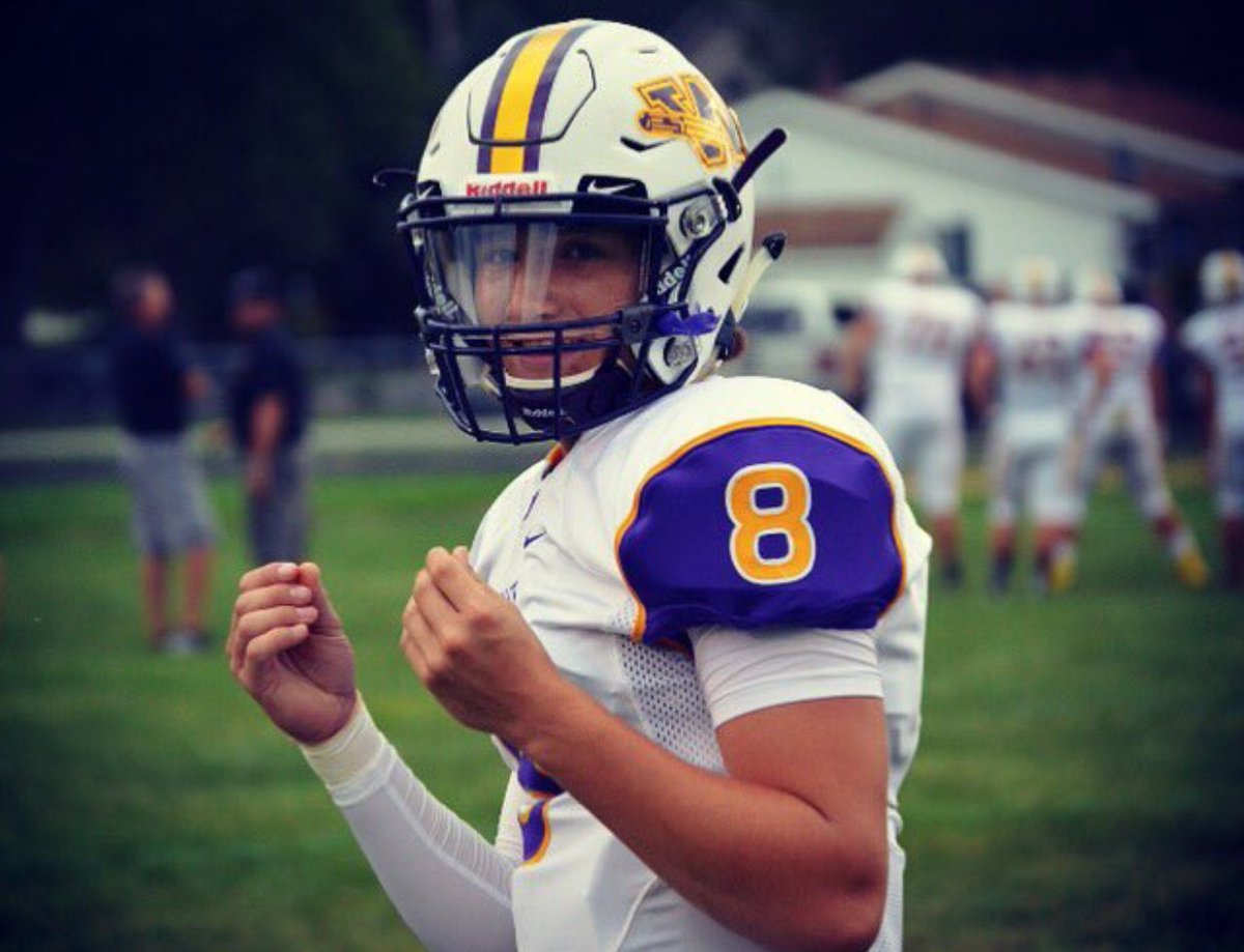 Channel1450com's tweet photo. Money, money, money team! Justice Ferrier is up for #TQT this week. Hit us with the dirt on the Williamsville QB now! https://t.co/qNrOPyE7zg