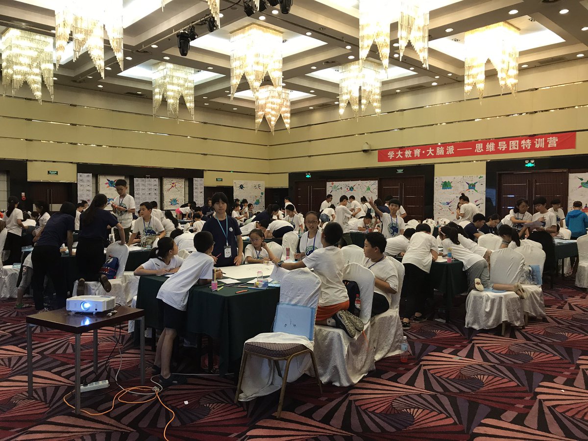 Liang_Sunshine's tweet photo. Drawing Mind map has become one of the children's favorite things.@Tony_Buzan @Biggerplate @GriffithsThinks https://t.co/kGwcu5h5aB