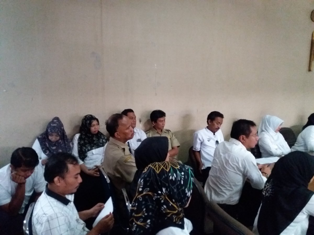 InspPwk's tweet photo. Pemaparan hasil Rapat Koordinasi Pengawasan o/ Bpk. Inspektur @tarsamana perihal Sinergitas Program Kerja Pengawasan. https://t.co/DQACt7nXdY