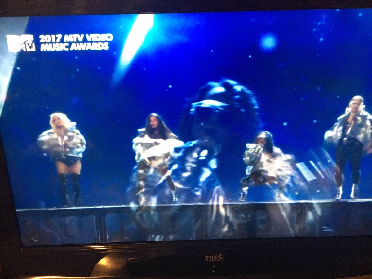 azzurraprestii's tweet photo. #VMAs e niente, oggi sono tutte carte stagnole... https://t.co/Ny8ewdPAlH