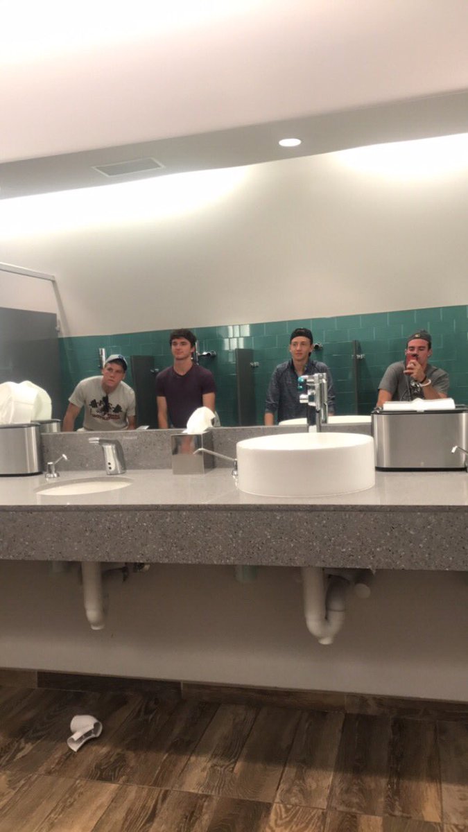 jacobpavlyak's tweet photo. HBD C, love you bro 😩 #SeeApple #SayOkay #underground #stayB #❤️ https://t.co/4rrm4rUSFb
