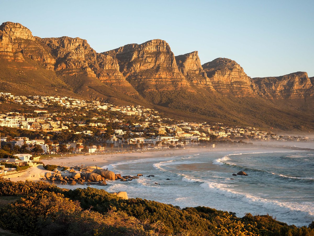 DangerousBiz's tweet photo. Watching the sun set at Camps Bay is a MUST in Cape Town. #MeetSouthAfrica https://t.co/VVwzJOpIo3