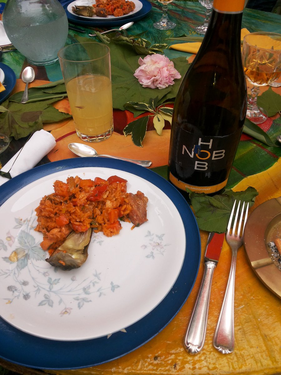 marijosal's tweet photo. Domingo de paella y  vinos bello el compartir con gente excelente y querida https://t.co/9EHLYIvrlQ