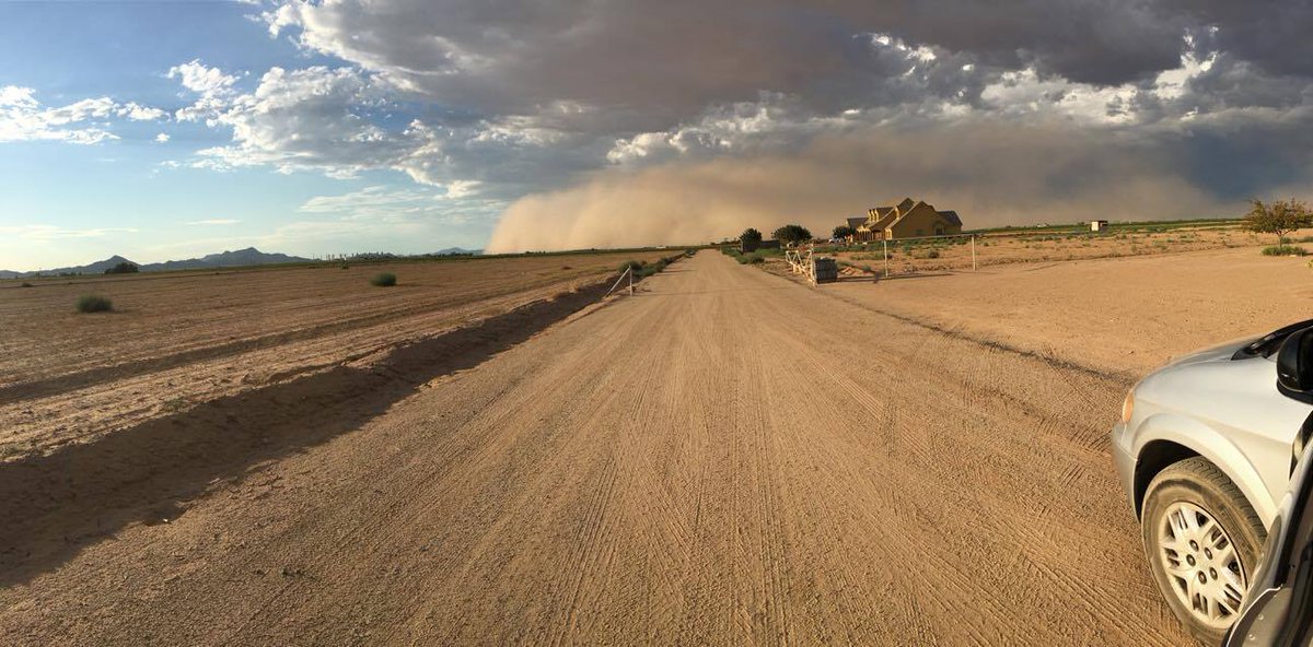 MONSOON 2017: Viewer Draylin Mykal Gordon took this dust storm photo from Casa Grande. https://t.co/L2Hz4lf7fV