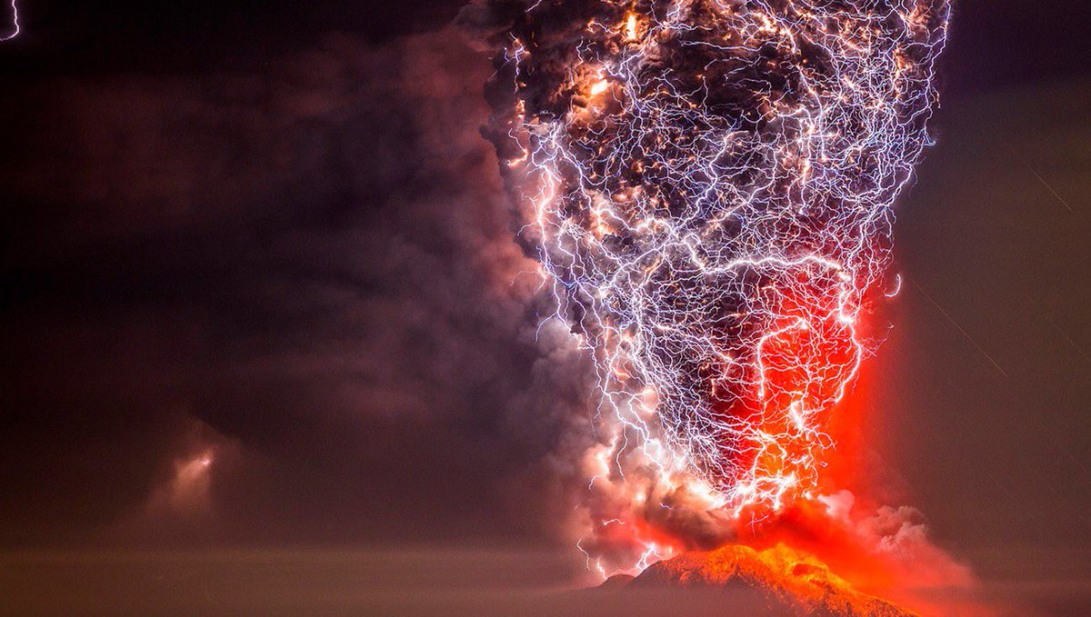 Earth_Today4U's tweet photo. Lightning over a volcanic eruption in Chile https://t.co/CaTKDxUujr
