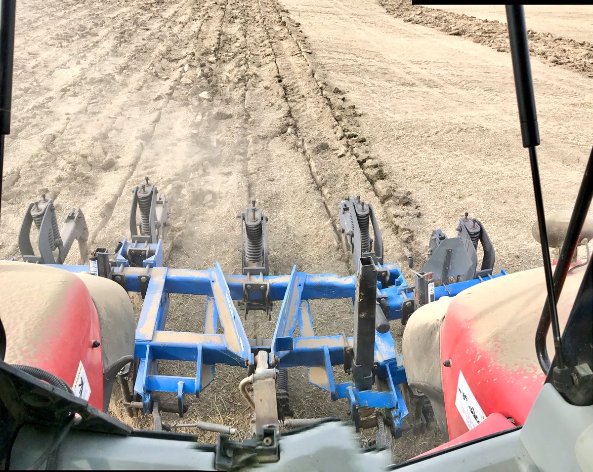 MoeChauvin's tweet photo. Taking care of #SurfaceDrainage & #compaction issues on new farm! #LandFormation #MF #DMI #AgLeader #AMWdrainagesoftware & #MachineControls https://t.co/6DibJTDCx4