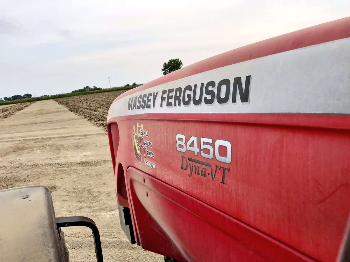 MoeChauvin's tweet photo. Taking care of #SurfaceDrainage & #compaction issues on new farm! #LandFormation #MF #DMI #AgLeader #AMWdrainagesoftware & #MachineControls https://t.co/6DibJTDCx4