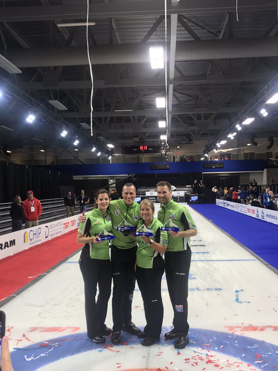 CWCcurling's tweet photo. Huge congrats to Team Gushue! They are 200k richer! #ECC2017 @everestcurling @TSNCurling @FredTourism https://t.co/AREhJCUgEy