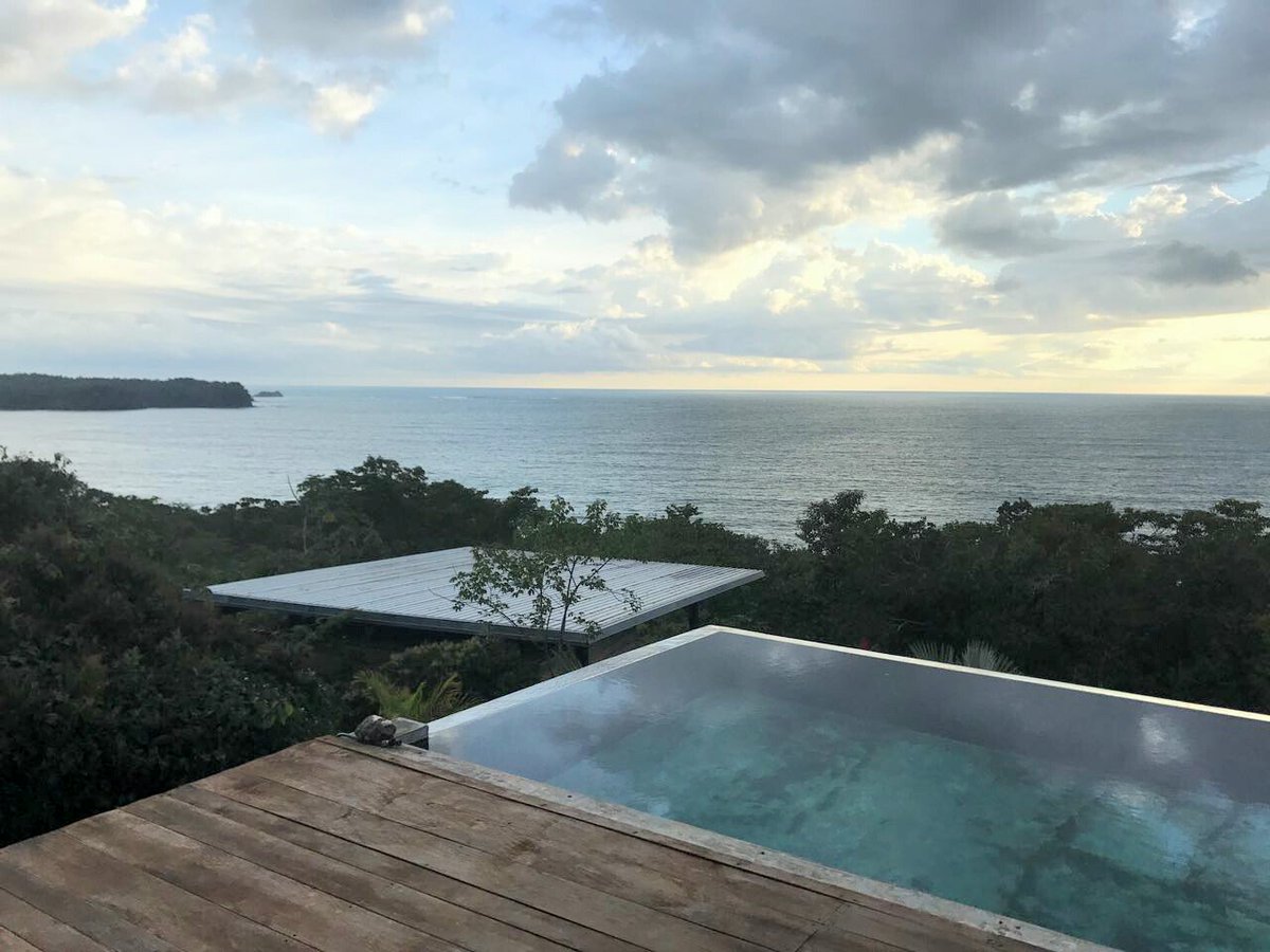 LassoYesenia's tweet photo. Una vuelta por #CaminoDelSol en #PuntaDuarte, provincia de Veraguas...una construcción con poco impacto en ambiente con sol, lluvia y mar. https://t.co/qoeRWOJWKq