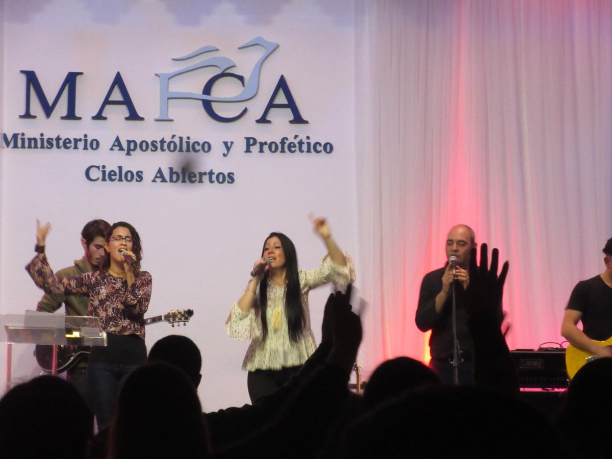 El 17 de Julio <a href="/AndreaRuizBand/">Andrea Ruiz</a> en el ministerio MAPCA, Jose C.Paz, fue una gran noche lleno de la precencia de Dios!!!