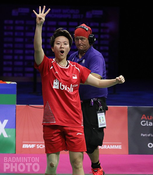 Empat gelar juara dunia. Pemain putri pertama yg meraihnya di ganda campuran. Liliyana Natsir. Legenda! #2017BWC

Photo by : Badminton Photo