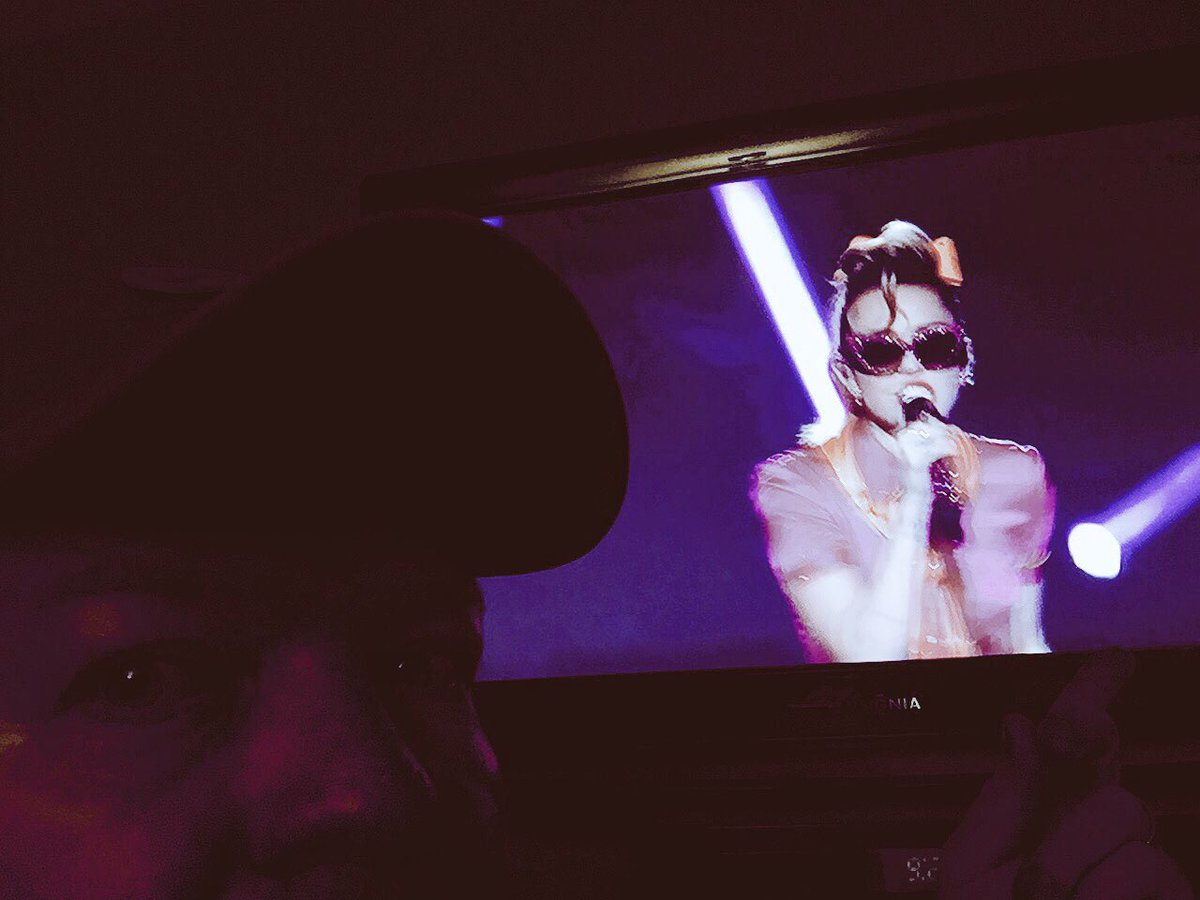 WilsonsWorld's tweet photo. @DerekJamesTV I even watched #MTV #VMAs to be all set for The Snark Report! #Miley #KatyPerry #MickJagger #baehive #ThongSong https://t.co/2ztaJV3TtW