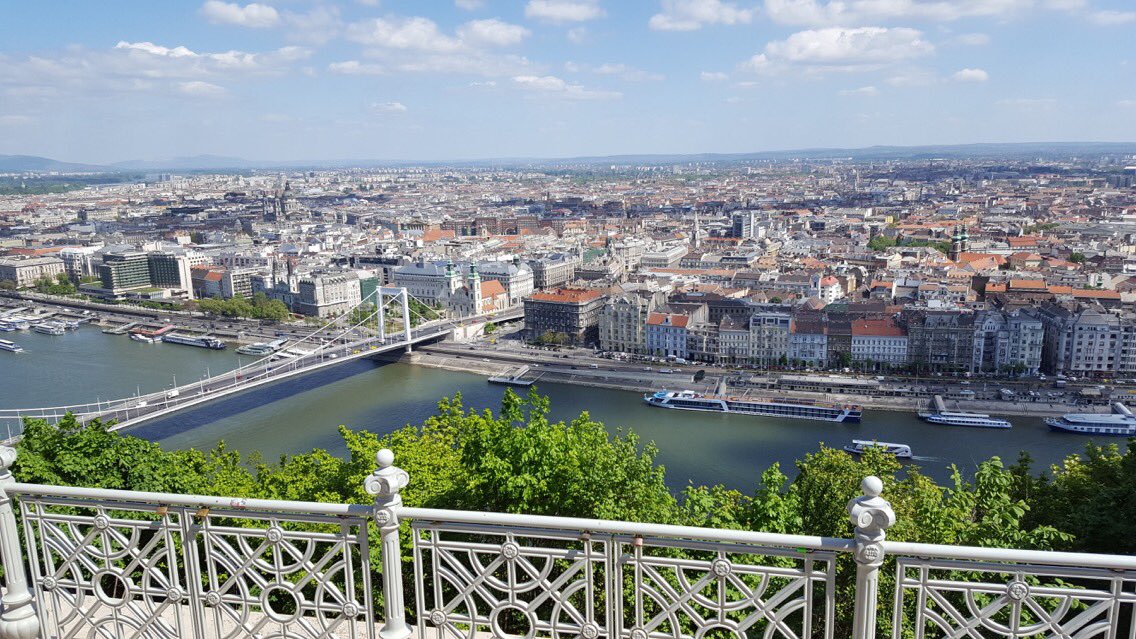 SutherlandIan's tweet photo. Sweeping city views #CastleHill #Budapest #Danube https://t.co/YaR0bkFIWk