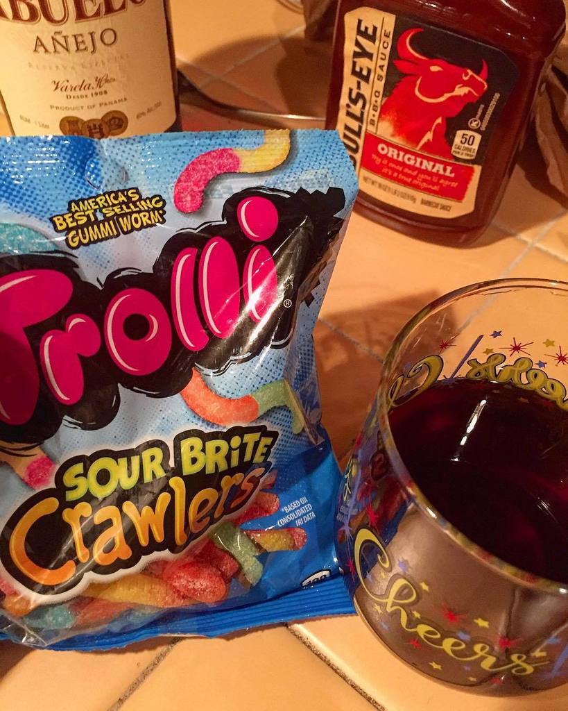 cernovskyfit's tweet photo. Rum, candy, bbq sauce. Health on the table right there 🙄🙄 https://t.co/EIeUWAitVp https://t.co/dycYB4qf2Q