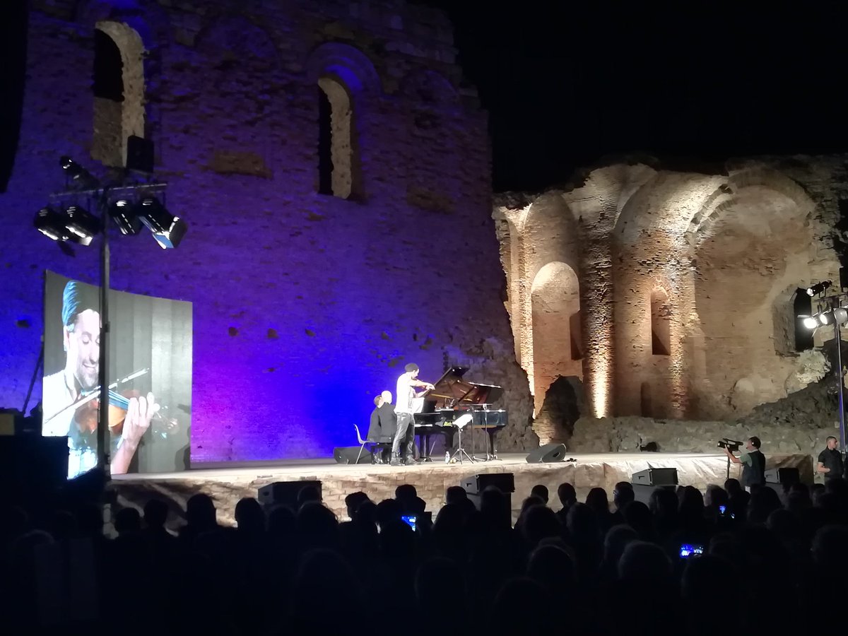 ArmonieArte's tweet photo. @david_garrett per voi a Parco #Scolacium! https://t.co/lrxVjsroiL