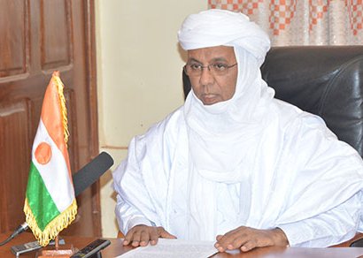 Nigerdiaspora's tweet photo. Communiqué @cabinetPMNiger : Démenti du "payement de la somme de 4  milliards de dollars pour livrer Saadi Kadhafi"  https://t.co/ZbrFK16fOD https://t.co/7GAqtyVRwN