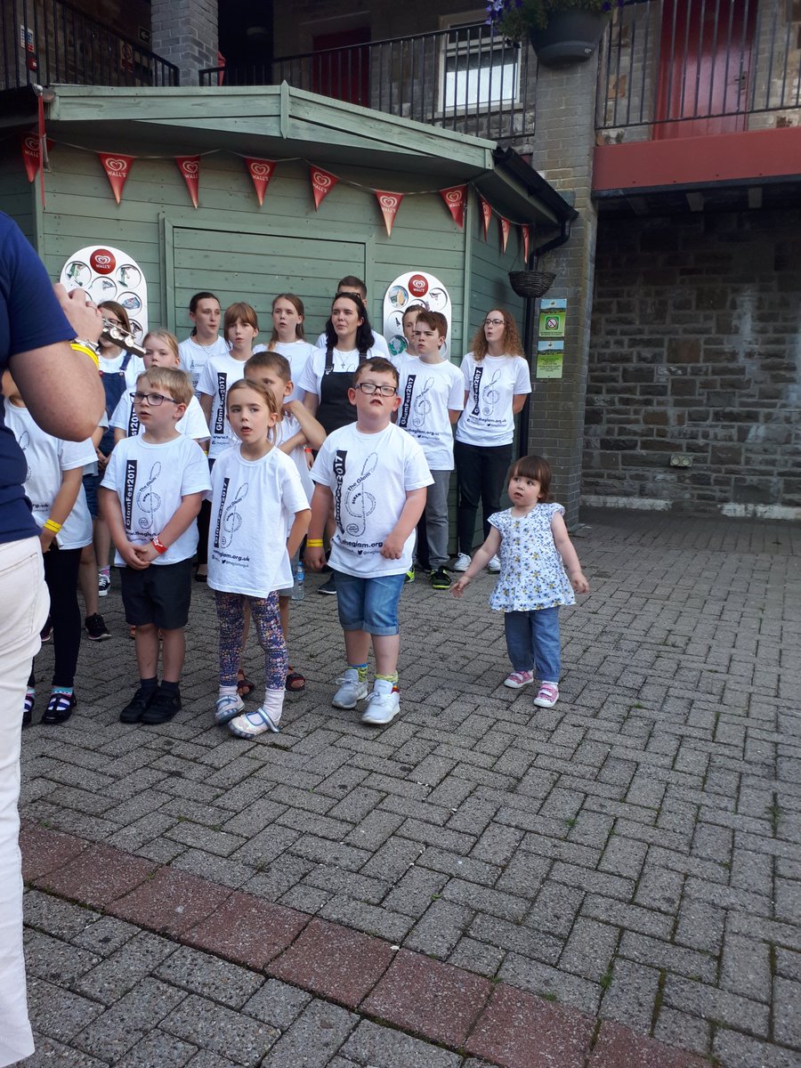 tracy03031982's tweet photo. @HawthornPrimary @Hexty82 @theglamorguk an enjoyable weekend concert in st Elvans church sat and Dare valley country park Sunday https://t.co/sxRj49cSOK
