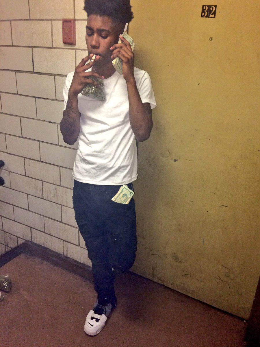 Fvckguwop_'s tweet photo. Section 8 I Grew up in Apartments 🏪💲💯🗣💤💤 #ODC 🔞 https://t.co/EpYchNtr63