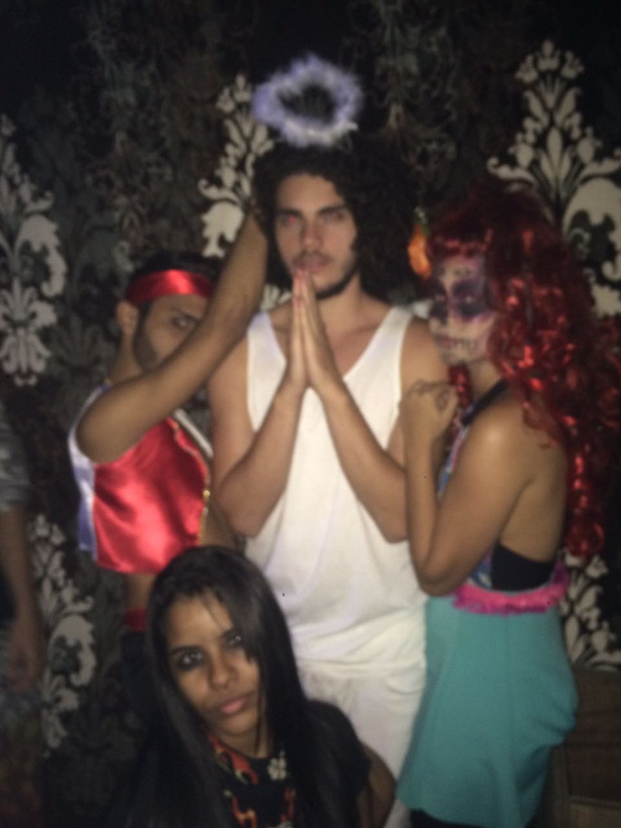 seem_nome_'s tweet photo. #partyfantasy https://t.co/DejFtnGtCx