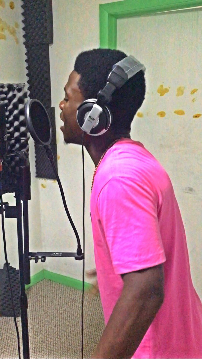 lopodaboss's tweet photo. I'm always on beast mode wen it comes to dis,🇭🇹💯🔥💰🎶🎤 #LopodaBoss #YoungmelodyGang #haitianNiggaballin https://t.co/YeZmFBR8bi