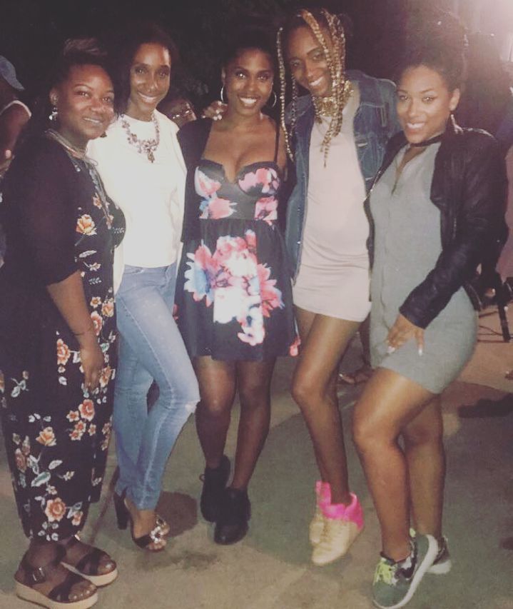 MeetDominique's tweet photo. Good times. A break well needed. My weekend is complete.
#fightparty #congratulationsashari #graduation #timetotakeovertheworld lol https://t.co/j0S6WILPCp