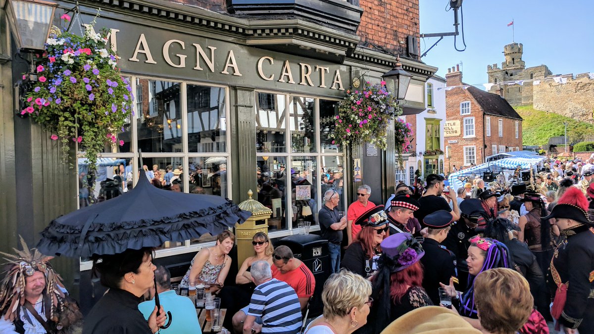 TravelJunkieGrl's tweet photo. #Lincoln looks fabulous during the annual #Steampunk Festival & the castle area is a great place to start!
#asylum2017 #asylumSteampunk https://t.co/MIYtZ52PYc