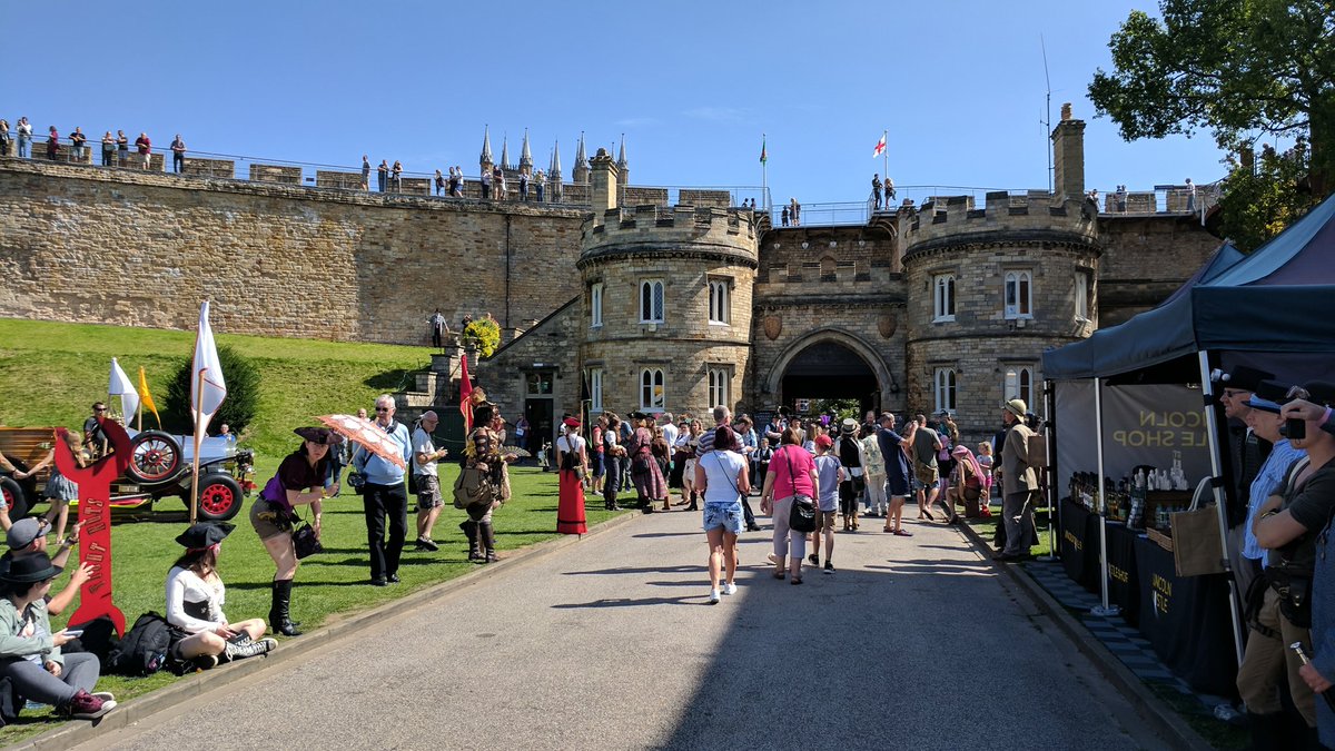 TravelJunkieGrl's tweet photo. #Lincoln looks fabulous during the annual #Steampunk Festival & the castle area is a great place to start!
#asylum2017 #asylumSteampunk https://t.co/MIYtZ52PYc