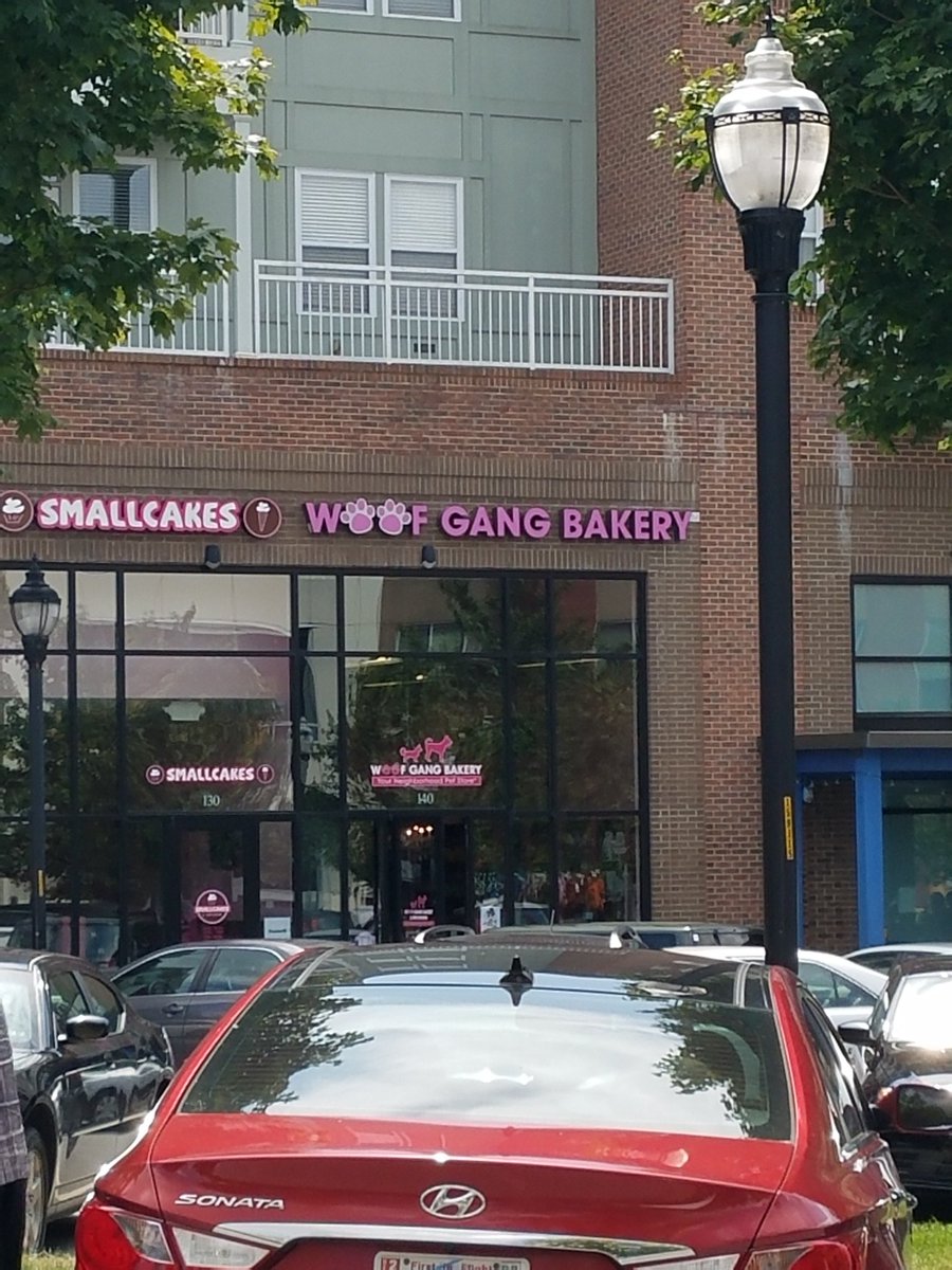 paco29's tweet photo. Survived Asheville (Hipster capital of the South) they have a solid sense of humor #ComoTeLlama #WoofGang https://t.co/vsLJqvMoXH