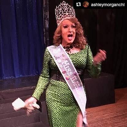 DragQueenGalore's tweet photo. #Repost @ashleymorganchi (@get_repost)
・・・
Letting them have it during our Wild West Show benefiting @ilgayrodeoassoc #dragqueen #instaque… https://t.co/iVNO6bvr9v