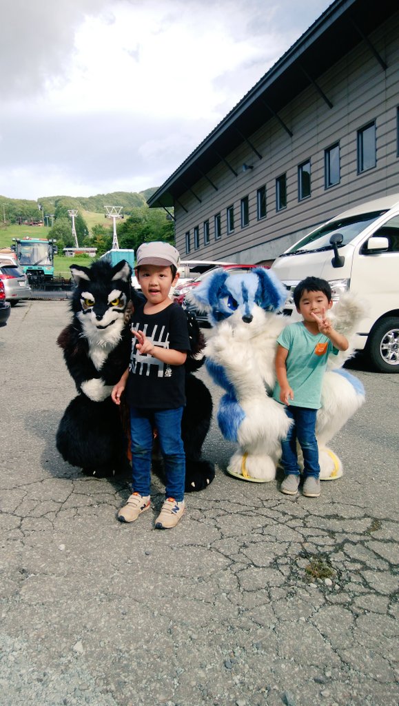 YOxYOxYOx78's tweet photo. #龍岩祭
#spikeshoes
#FRIDAYZ
#OSRUM
#2kidswithwolf https://t.co/5LpFfJ3hEM