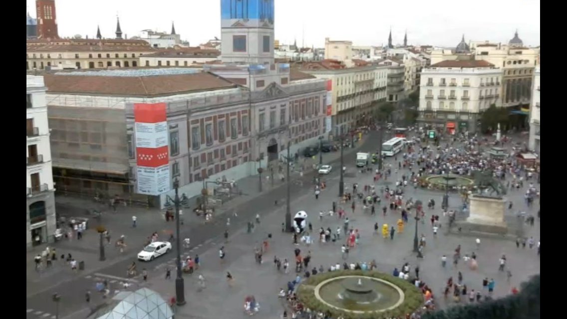 sumate_asoc's tweet photo. Podéis insistir en lo de las esteladas o en lo de los pitos  pero igual el problema está en por qué en Madrid fueron 200 personas a la mani https://t.co/mF6dvrAPmr