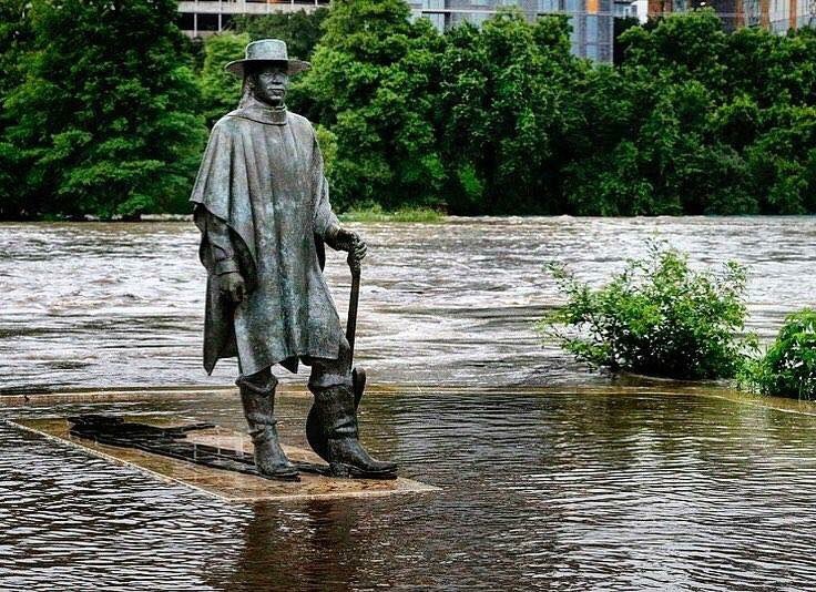 JZA4's tweet photo. RIP #SRV #TexasFlood #SkyIsCrying https://t.co/cZfPPCJoA5