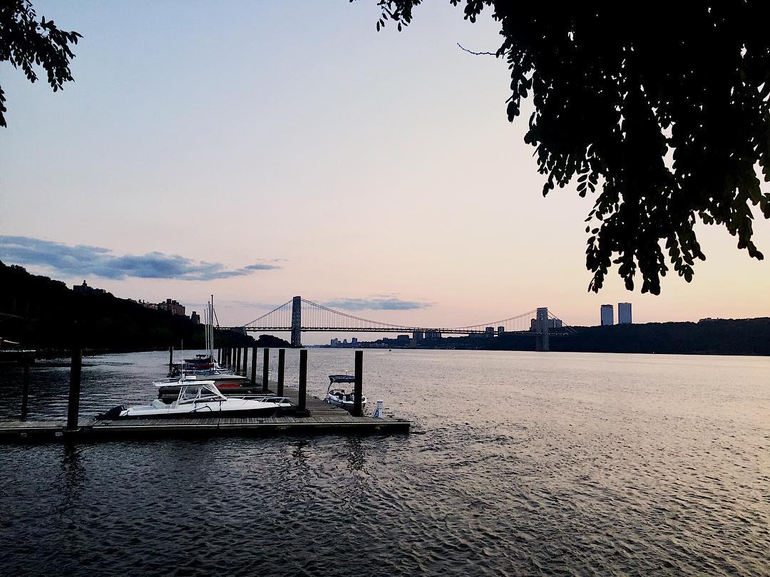 Every summer has a story. Don’t let yours end without taking in the view from #LaMarinaNYC 🌅 
📸: Ashlyn Tiberio
#summervibes #views #nyc