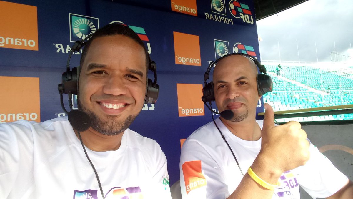 ManuelAcevedo01's tweet photo. Acómpañanos en la #FinalLDF2017 junto a @Carlos_Nunez233 por @CDNSportsMax. @atleticopantoja 1-1 @FAtlantico https://t.co/OA6l7Ph2Ys